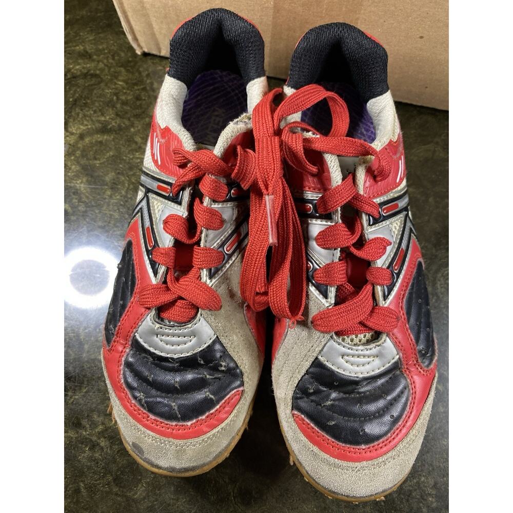 Kelme Star 360 Indoor Soccer Shoes Red Black Youth Size 2.5Y Futsal
